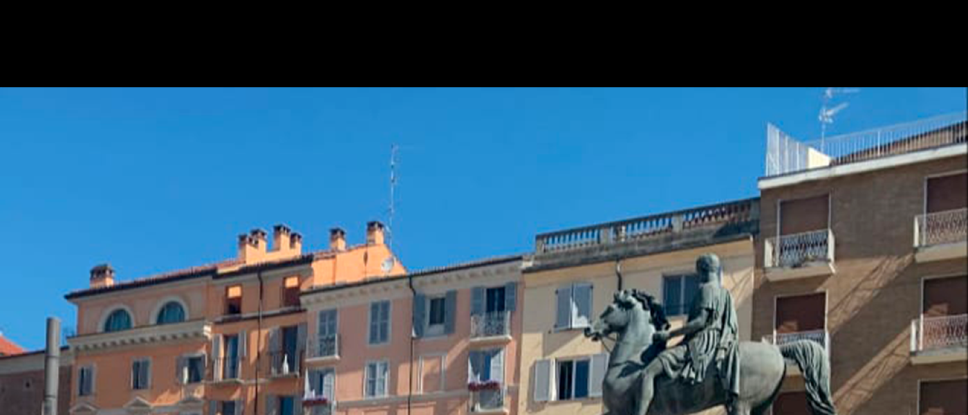 Casale in piazza per Il Paniere